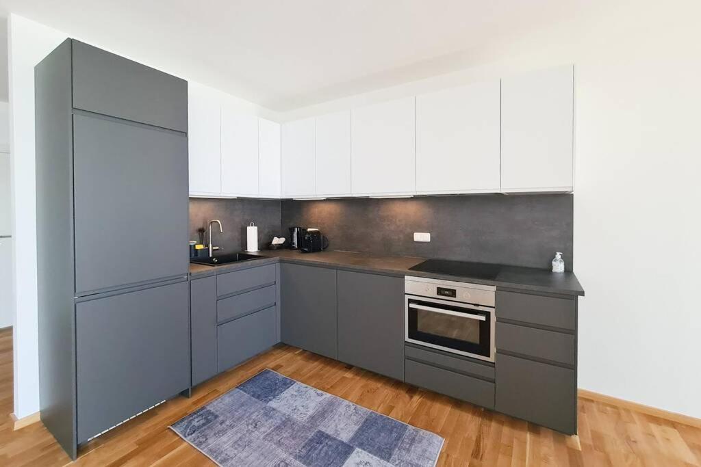 Family Apartment *